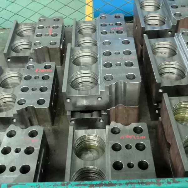 Processo avanzato di fusione dell'alluminio per componenti metallici di alta qualità